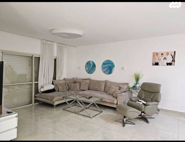 דו משפחתי, אילת