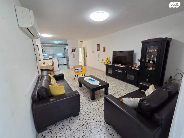 דירה, ש"י עגנון, קרית ים  א', קרית ים