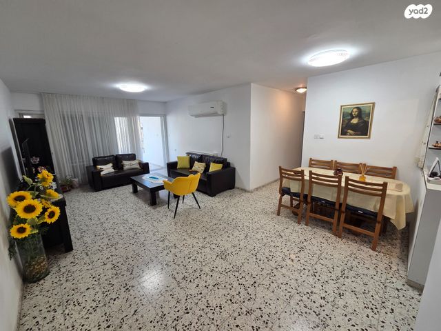 דירה, ש"י עגנון, קרית ים  א', קרית ים