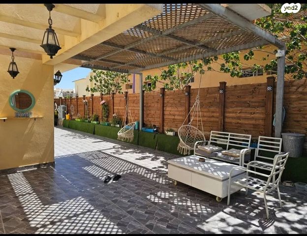 דו משפחתי, אילת