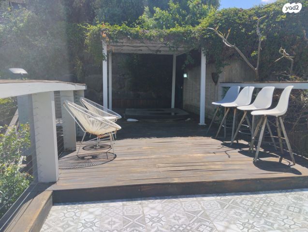 דו משפחתי, מגדל