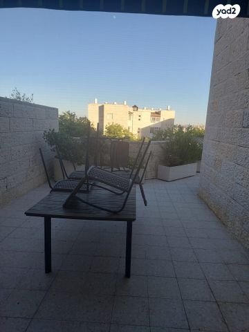 דירת גן, מבשרת ציון