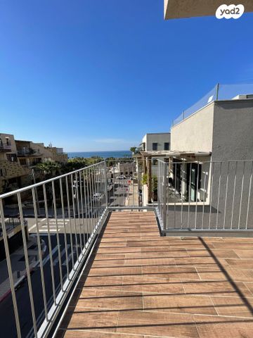 גג/ פנטהאוז, אבן רושד, עג'מי, גבעת העליה, תל אביב יפו