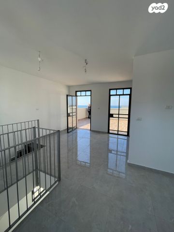 גג/ פנטהאוז, אבן רושד, עג'מי, גבעת העליה, תל אביב יפו