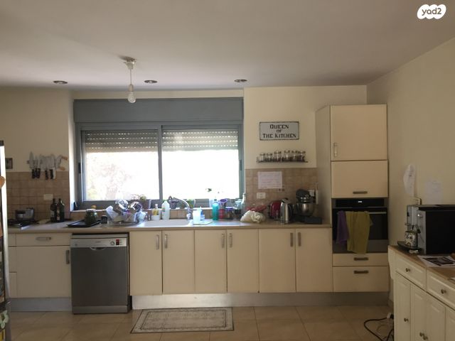 דו משפחתי, שכונה 10, תל מונד