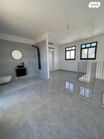 גג/ פנטהאוז, אבן רושד, עג'מי, גבעת העליה, תל אביב יפו