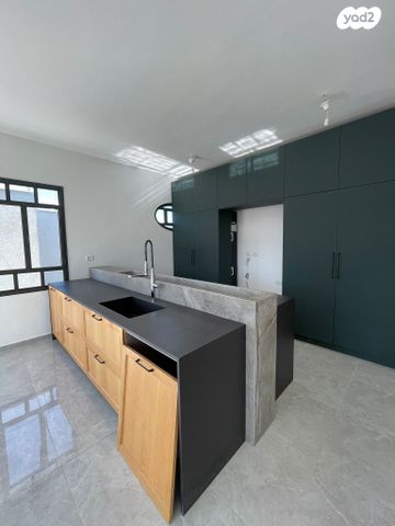 גג/ פנטהאוז, אבן רושד, עג'מי, גבעת העליה, תל אביב יפו