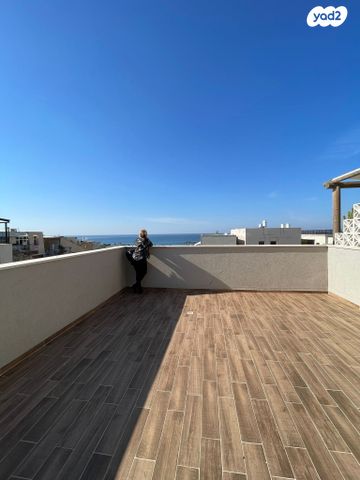 גג/ פנטהאוז, אבן רושד, עג'מי, גבעת העליה, תל אביב יפו