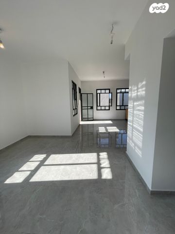 גג/ פנטהאוז, אבן רושד, עג'מי, גבעת העליה, תל אביב יפו