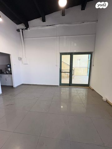 משרדים, יהודה הלוי, לב העיר, טבריה