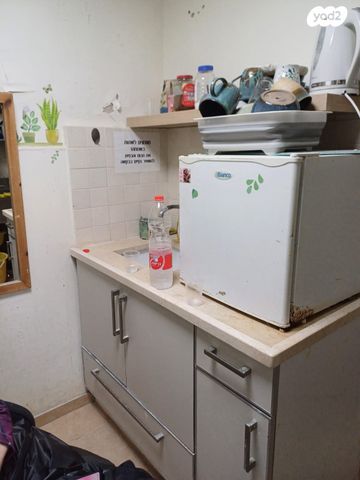 חנויות/ שטח מסחרי, הרצל 75, שכונת בן גוריון, מרכז העיר ג', רמת גן