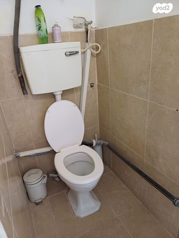 חנויות/ שטח מסחרי, הרצל 75, שכונת בן גוריון, מרכז העיר ג', רמת גן