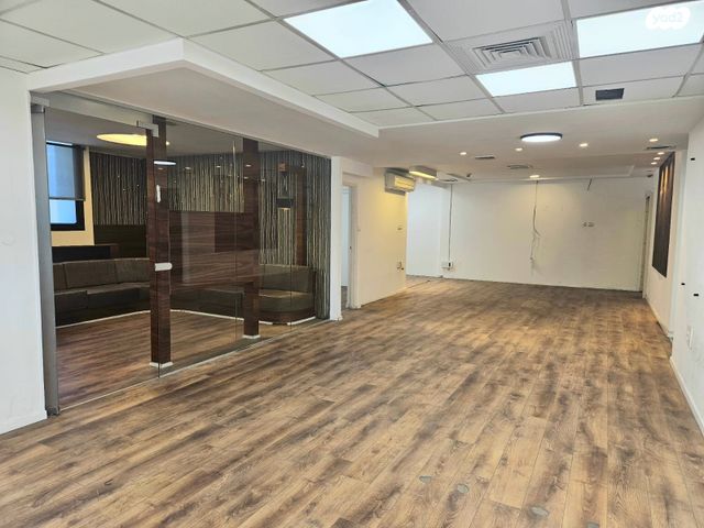 יגאל אלון 159