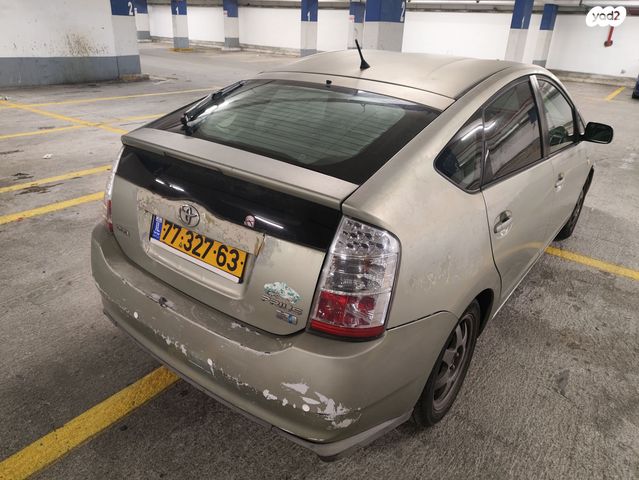 טויוטה פריוס