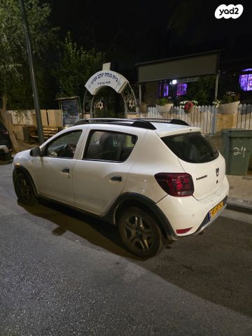 מודעת רכב דאצ'יה סנדרו Stepway