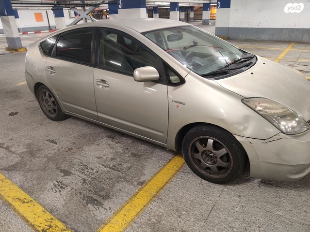 טויוטה פריוס