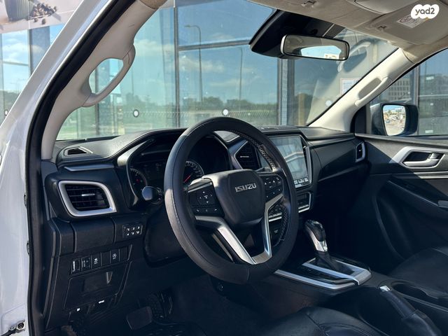 איסוזו די-מקס