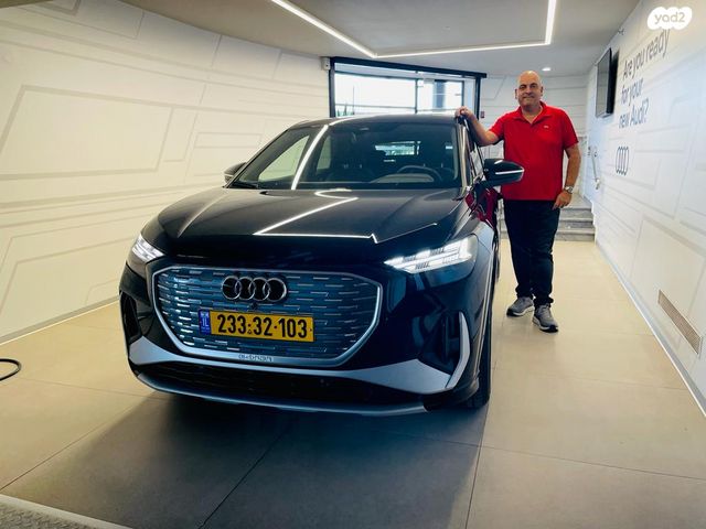מודעת רכב אאודי Q4 e-tron
