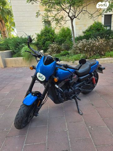 מודעת רכב הרלי דיווידסון סטריט 750
