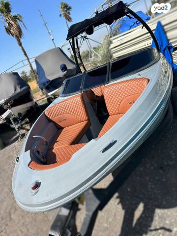 יאכטות - סירות מנוע