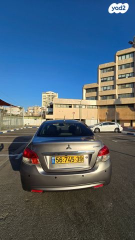 מודעת רכב מיצובישי אטראז'