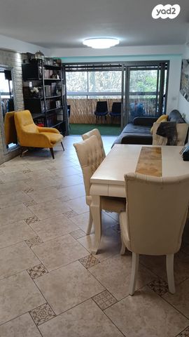 עין חנוך 16