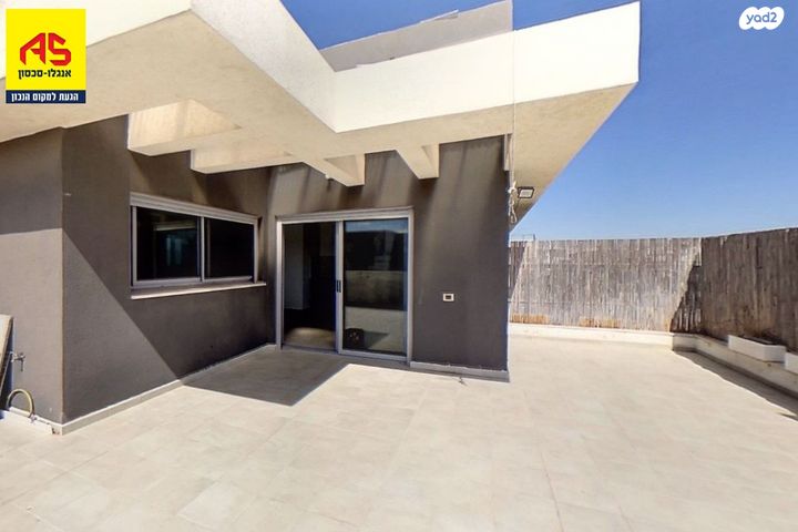 גג/ פנטהאוז, הארבל, פרדסיה, פרדסיה