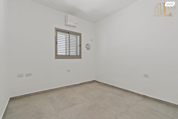 דירה, רחובות הצעירה, רחובות