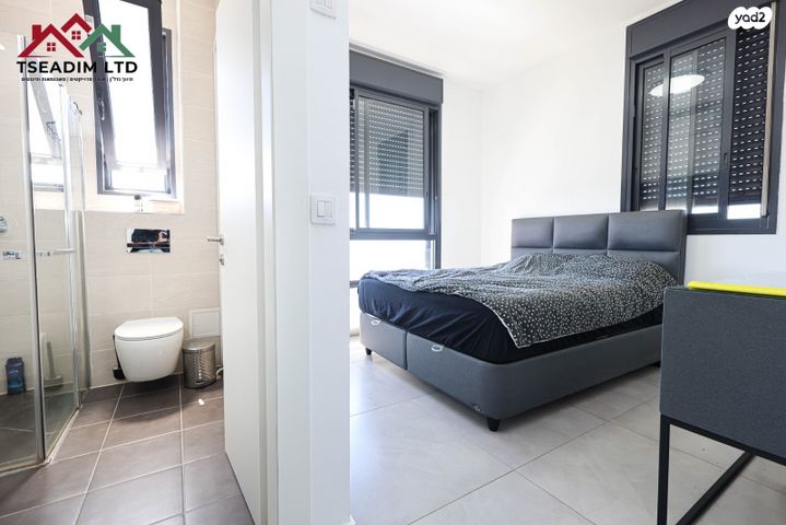 דירה, רמב"ם, ראשון לציון