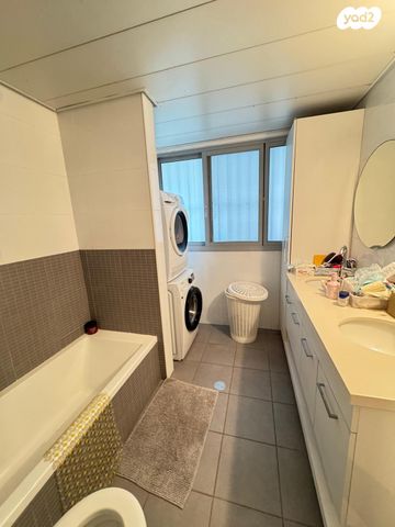 דירה, נווה גן, רמת השרון