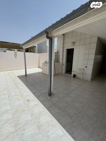 גג/ פנטהאוז, מורדי הגטאות 16, בורוכוב, גבעתיים