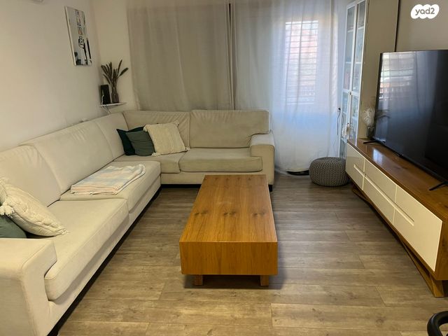 דו משפחתי, ערד