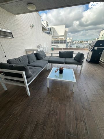 גג/ פנטהאוז, הזמיר, נהריה הירוקה, נהריה