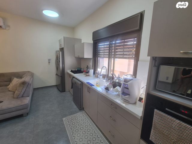 בית פרטי/ קוטג', פרחי הדר, פרדס חנה כרכור