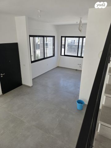 דו משפחתי, כפר יונה