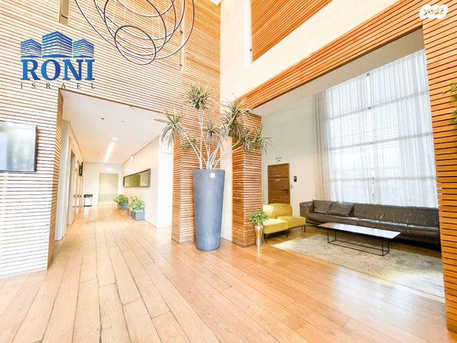 דירה, יצחק שדה, בת ים