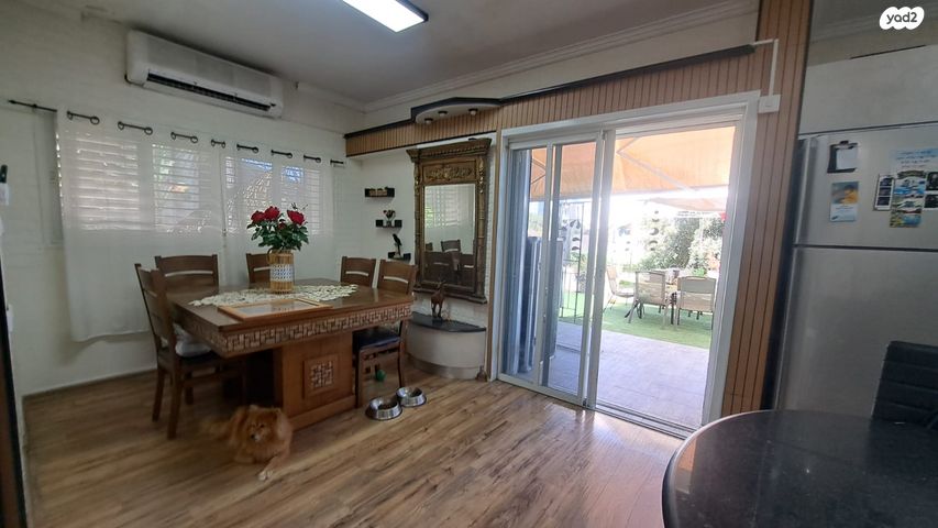 דו משפחתי, שיכוני המזרח, ראשון לציון