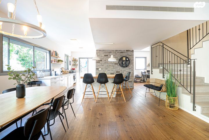 דירת גן, תל יצחק, הוד השרון