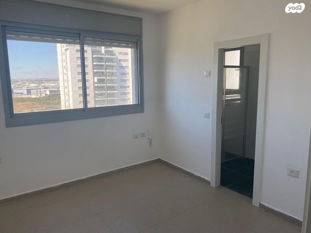 דירה, מעיין 5, נופרים, ראש העין