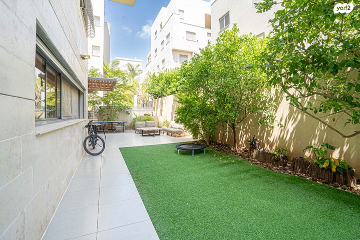 דירת גן, הוד השרון