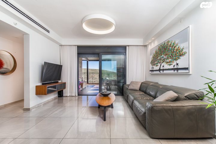 דירה, עמנואל זיסמן, חומת שמואל, הר חומה, ירושלים