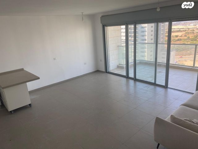 דירה, מעיין 5, נופרים, ראש העין