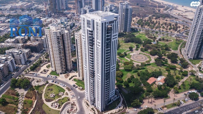 דירה, יצחק שדה, בת ים