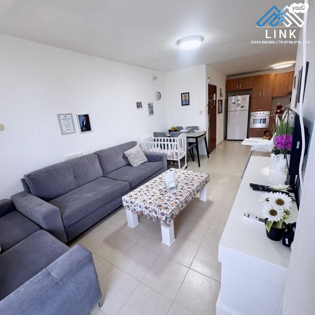 דירה, שרת, שז"ר / דקר, טירת כרמל