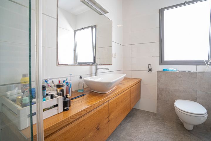 דירת גן, תל יצחק, הוד השרון