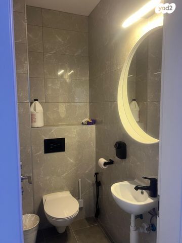 גג/ פנטהאוז, שלום דנינו, נתיבות מערב, נתיבות