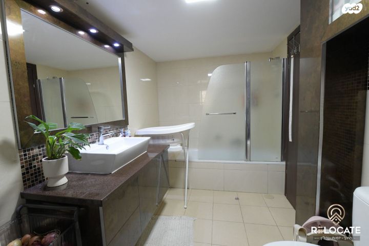 דירה, מיכל בת שאול, האמהות, שחמון, רובע 9, אילת