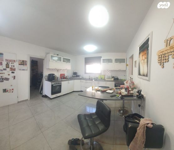 דירה, הרב עובדיה יוסף, מגדל אור, מגדל העמק