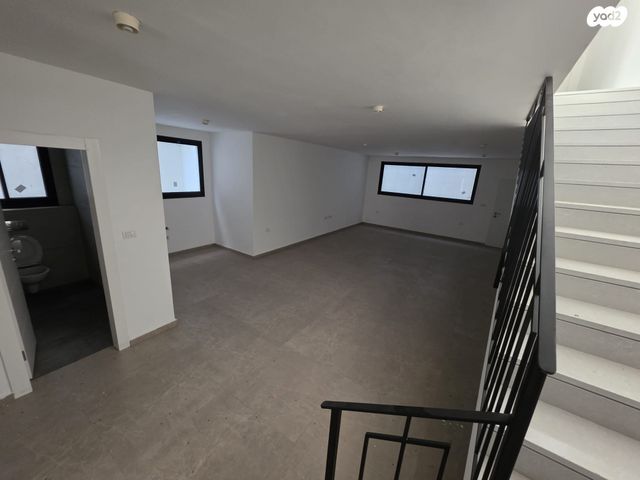 דו משפחתי, כפר יונה