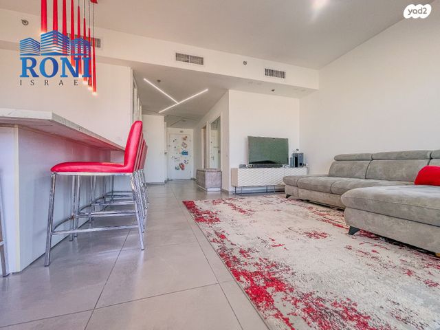 דירה, יצחק שדה, בת ים